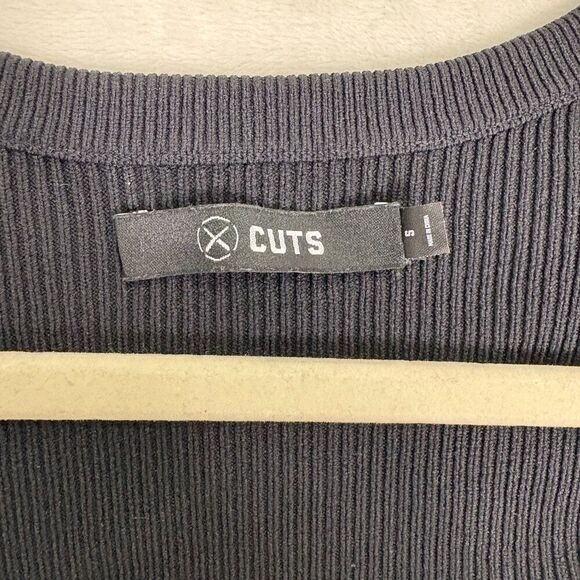 Cuts Black Ribbed Scoop Neck Cropped Long Sleeve Top Size Small - Picture 3 of 9